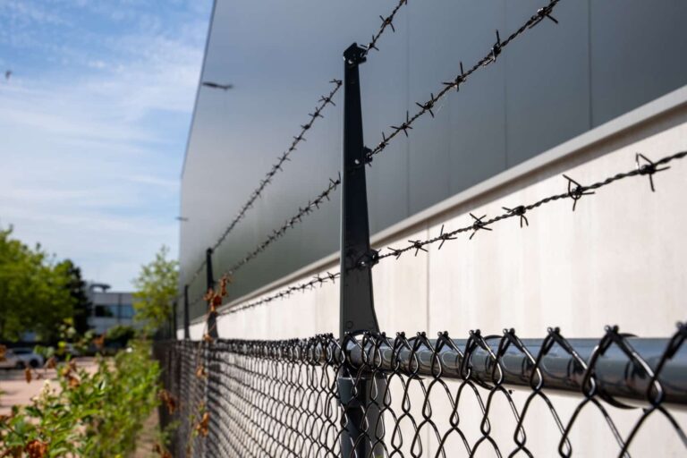 Hekwerk Gaashekwerk Rasterrade_3 rijen Prikkeldraad Ral 9005