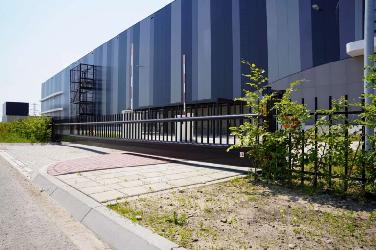 Poorten_Schuifpoort_Eco-Liner Rondissade Ral 9005 laag model