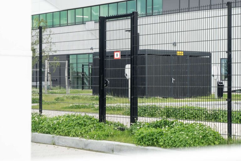 Poorten_Draaipoort_Comfort Turner draadmat vulling Ral 9005